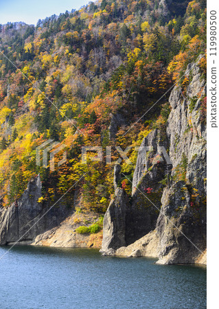 Autumn leaves of Jozankei Hoheikyo Dam, Hokkaido Autumn leaves of Jozankei Hoheikyo Dam, Hokkaido 119980500