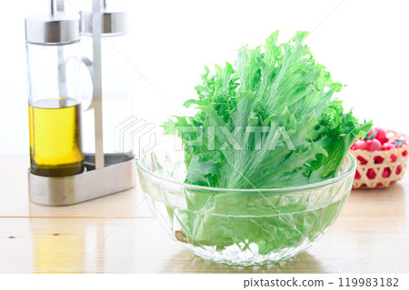 德島縣產的褶邊冰淇淋（生菜），口感酥脆。 119983182