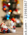 聖誕老人和燈飾 119983867