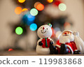 聖誕老人和燈飾 119983868