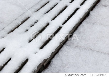 snow, snowfall, sleet, wooden slats, snow country, northern country, snow, winter, cold, snowfall, snow scenery, winter scenery, first snow, Japan 119984963