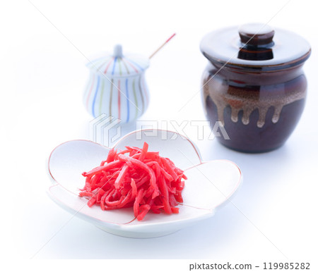 Chopped pickled ginger (thinly sliced pickled ginger) 119985282