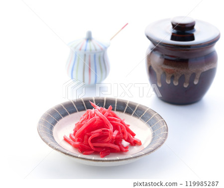 Chopped pickled ginger (thinly sliced pickled ginger) Chopped pickled ginger (thinly sliced pickled ginger) 119985287