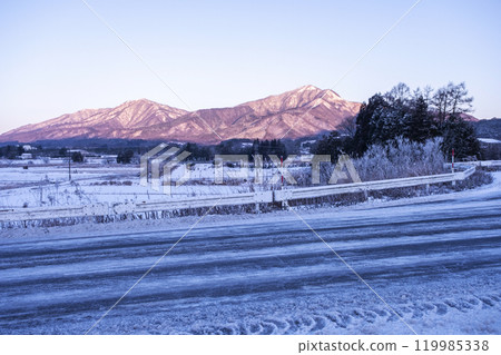 蒜山高原雪路 119985338