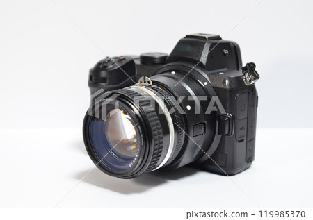 I combined an old lens with a mirrorless camera using an adapter. I combined an old lens with a mirrorless camera using an adapter. 119985370