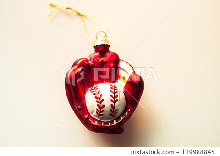 棒球捕捉聖誕裝飾 — 紅手套與棒球 棒球捕捉聖誕裝飾 — 紅手套與棒球 119988845