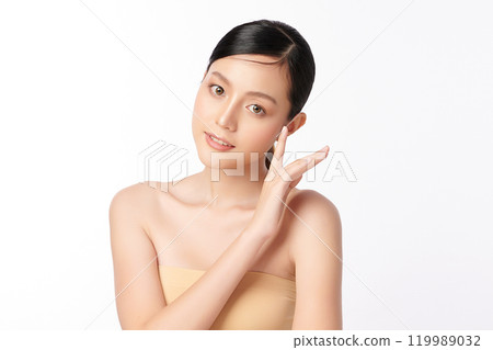 Beautiful young asian woman with clean fresh skin on white background, Face care, Facial treatment, Cosmetology, beauty and spa, Asian women portrait. 119989032
