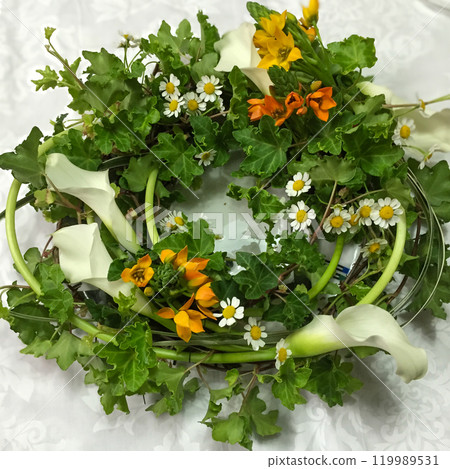 鮮花花環佈置 鮮花花環佈置 119989531