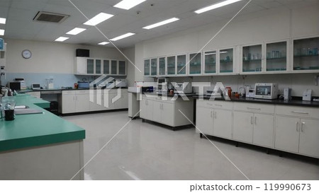 Laboratory 119990673
