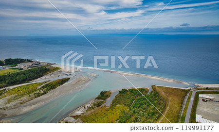Autumn near the mouth of the Kurobe River, a first-class river in Toyama Prefecture Autumn near the mouth of the Kurobe River, a first-class river in Toyama Prefecture 119991177