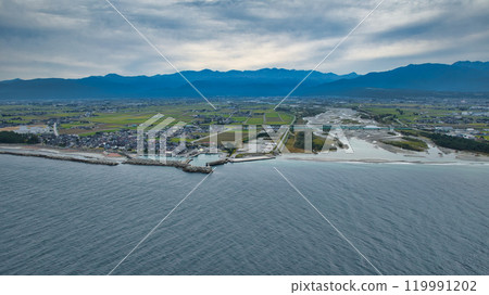 秋天的富山縣一級河川黑部川河口附近 秋天的富山縣一級河川黑部川河口附近 119991202