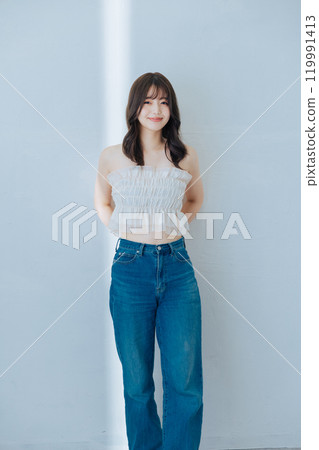 Fashion portrait 119991413