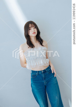 Fashion portrait 119991416