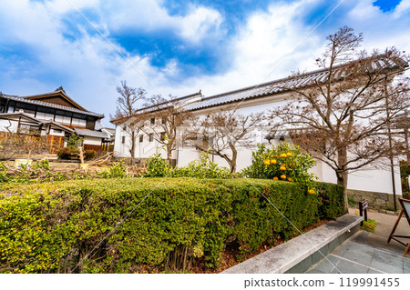 [Important Preservation District for Groups of Traditional Buildings] Wakimachi Minamimachi Important Preservation District for Groups of Traditional Buildings Yoshida House 5 Mima City, Tokushima Prefecture 119991455