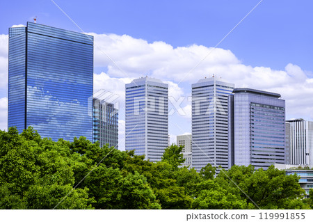 Osaka Business Park (Osaka City, Osaka Prefecture) surrounded by greenery 119991855