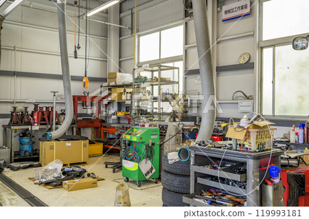 Automobile repair shop Automobile repair shop 119993181