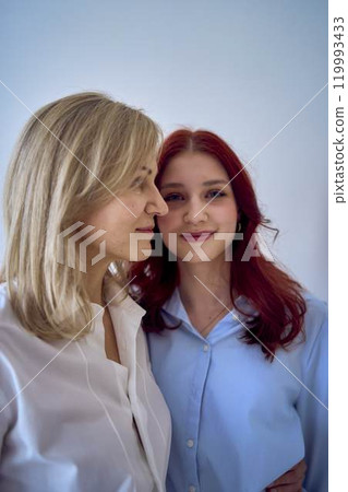 portrait of mother and daughter close up portrait of mother and daughter close up 119993433