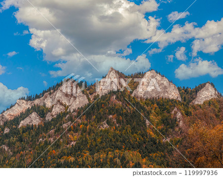 Three Crown summit, part of Pieniny Mountains, Poland Three Crown summit, part of Pieniny Mountains, Poland 119997936