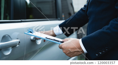 商人檢查汽車 商人檢查汽車 120003357