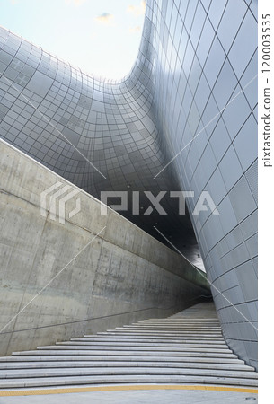 Dongdaemun design plaza showing modern architecture in seoul, south korea Dongdaemun design plaza showing modern architecture in seoul, south korea 120003535