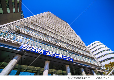 日本橫濱的城市景觀 新橫濱車站與「新橫濱 Vista Walk」前的新橫濱廣場大樓景觀 = 7 120003769