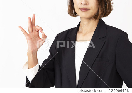 白色背景中穿西裝的女人 白色背景中穿西裝的女人 120006458