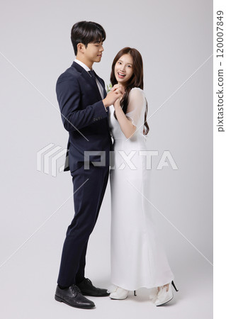 A beautiful couple in their 20s about to get married A beautiful couple in their 20s about to get married 120007849