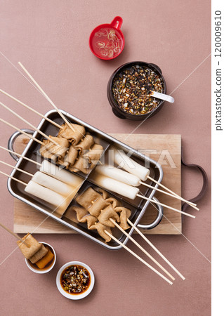 Various oden and soy sauce in a fish cake machine Various oden and soy sauce in a fish cake machine 120009610