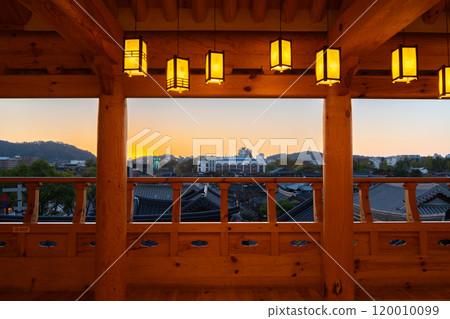 Sunset view of Jeonju Hanok Village in Jeonju, Korea Sunset view of Jeonju Hanok Village in Jeonju, Korea 120010099