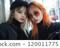 親密漂亮姊妹的自拍照 120011775
