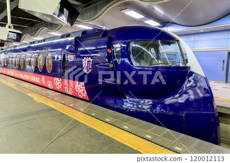 Airport Express Rapi:t stopping at Nankai Namba Station 120012113