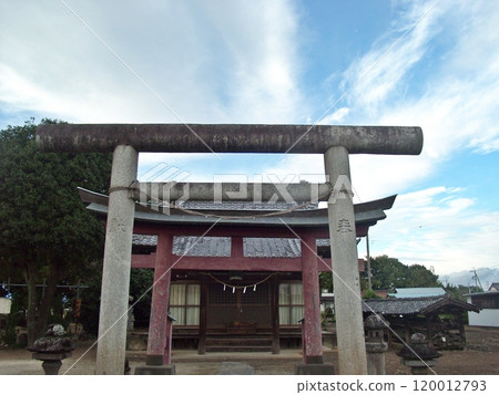 The deity worshipped at Kamo Shrine (October 28, 2024) is Kamo Wakeikazuchi no Mikoto. Torii gate in front of the shrine 120012793