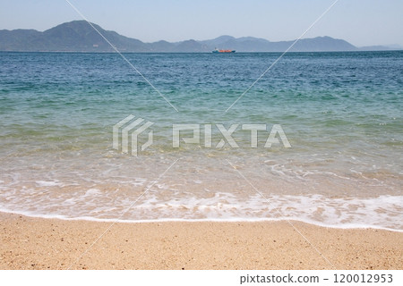 從今治禦花附近的沙灘眺望大島 120012953