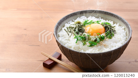 Tororo 米飯(新鮮煮熟的米飯和山藥搭配得很好) Tororo 米飯(新鮮煮熟的米飯和山藥搭配得很好) 120013240
