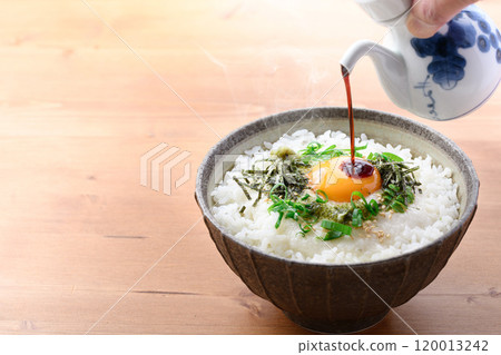 Tororo 米飯(新鮮煮熟的米飯和山藥搭配得很好) Tororo 米飯(新鮮煮熟的米飯和山藥搭配得很好) 120013242