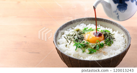 Tororo 米飯(新鮮煮熟的米飯和山藥搭配得很好) Tororo 米飯(新鮮煮熟的米飯和山藥搭配得很好) 120013243