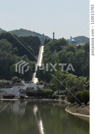 Japan's tallest escalator, "Magic Straw," at the entrance of New Reoma World and Oriental Trip 120013765