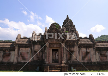 New Reoma World, Oriental Trip's Prasat Hin Arun, a replica of an Angkor temple 120013782