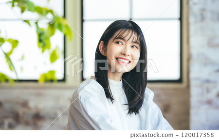 Female portrait 120017358