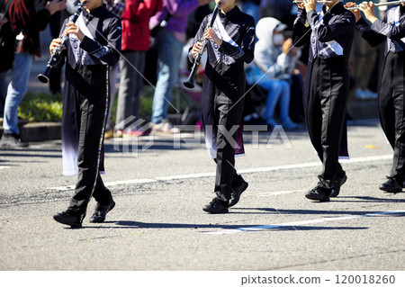 行進樂隊遊行樂器 120018260