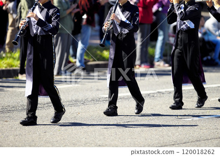 行進樂隊遊行樂器 120018262