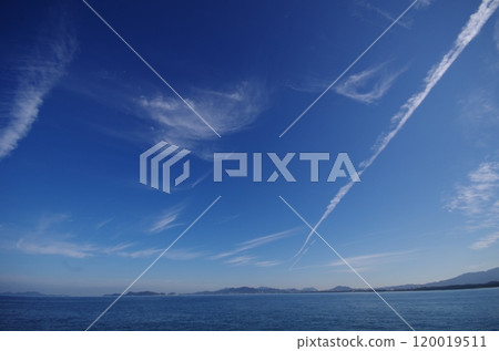 The Genkai Sea from the deck of the Aoshima ferry "Shinguu" The Genkai Sea from the deck of the Aoshima ferry "Shinguu" 120019511