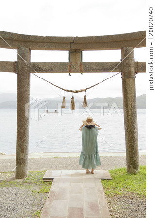 旅行的女人【神社】 旅行的女人【神社】 120020240