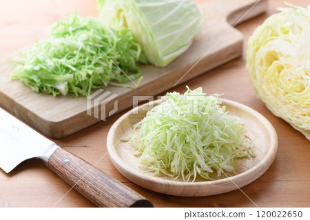 新鮮高麗菜絲(木紋背景) 新鮮高麗菜絲(木紋背景) 120022650