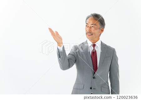握著他的手的商務老人 120023636