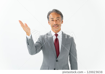 握著他的手的商務老人 120023638