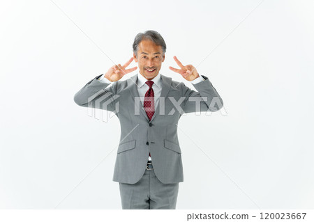 商務高級男性和平 120023667