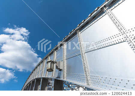 The steel frame of Kachidoki Bridge after painting work The steel frame of Kachidoki Bridge after painting work 120024413