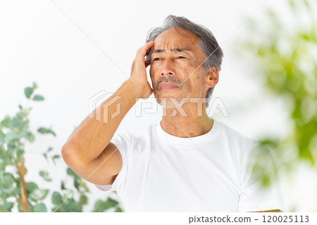 A man who cares about his hair Hair care 120025113