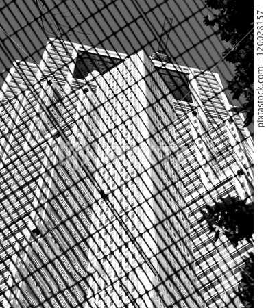 從地下通道看東京都廳舍 從地下通道看東京都廳舍 120028157